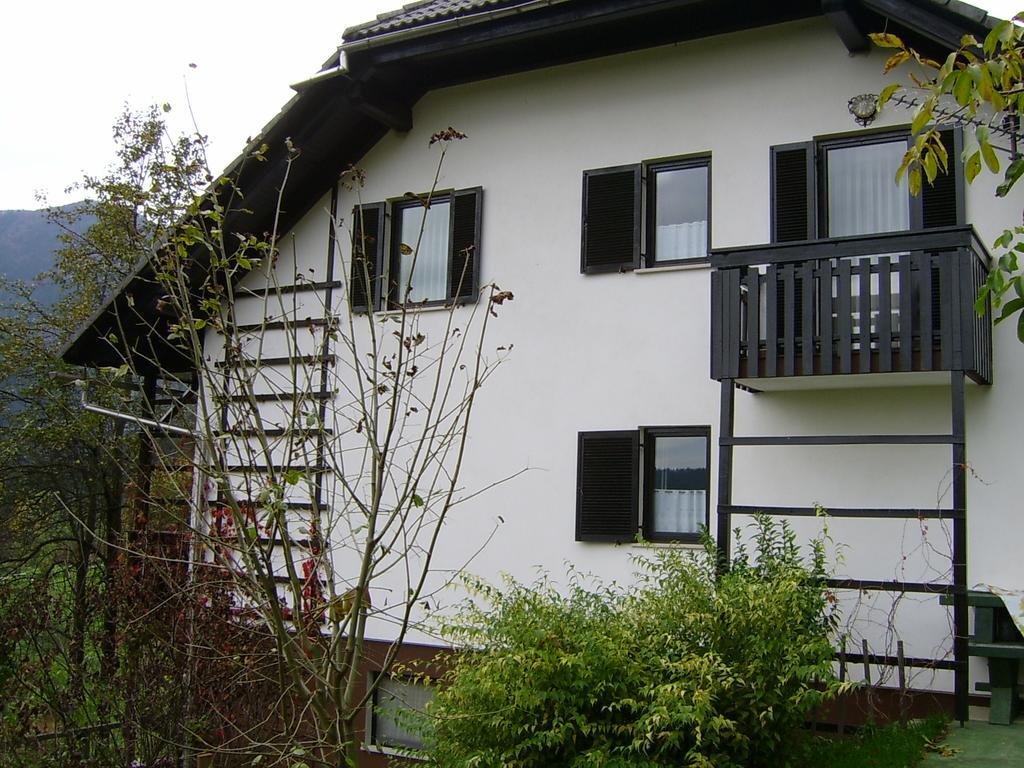 Apartments Zakrasnik Škofja Loka Стая снимка